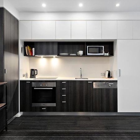 Modern Quiet 1 & 2 Bed Apt Opposite Albert Park 墨尔本 外观 照片