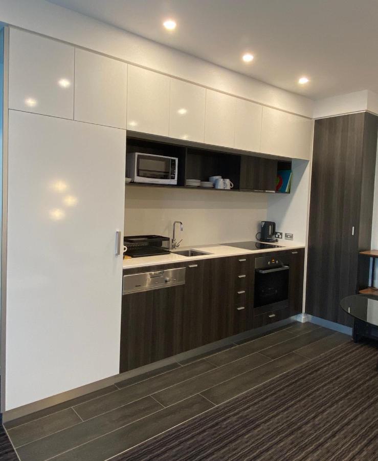 Modern Quiet 1 & 2 Bed Apt Opposite Albert Park 墨尔本 外观 照片