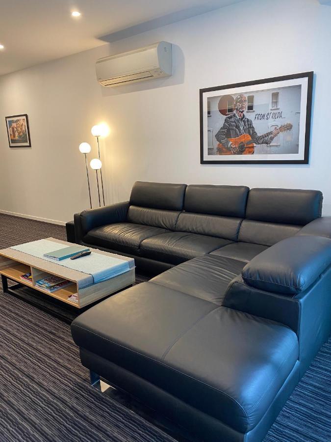 Modern Quiet 1 & 2 Bed Apt Opposite Albert Park 墨尔本 外观 照片
