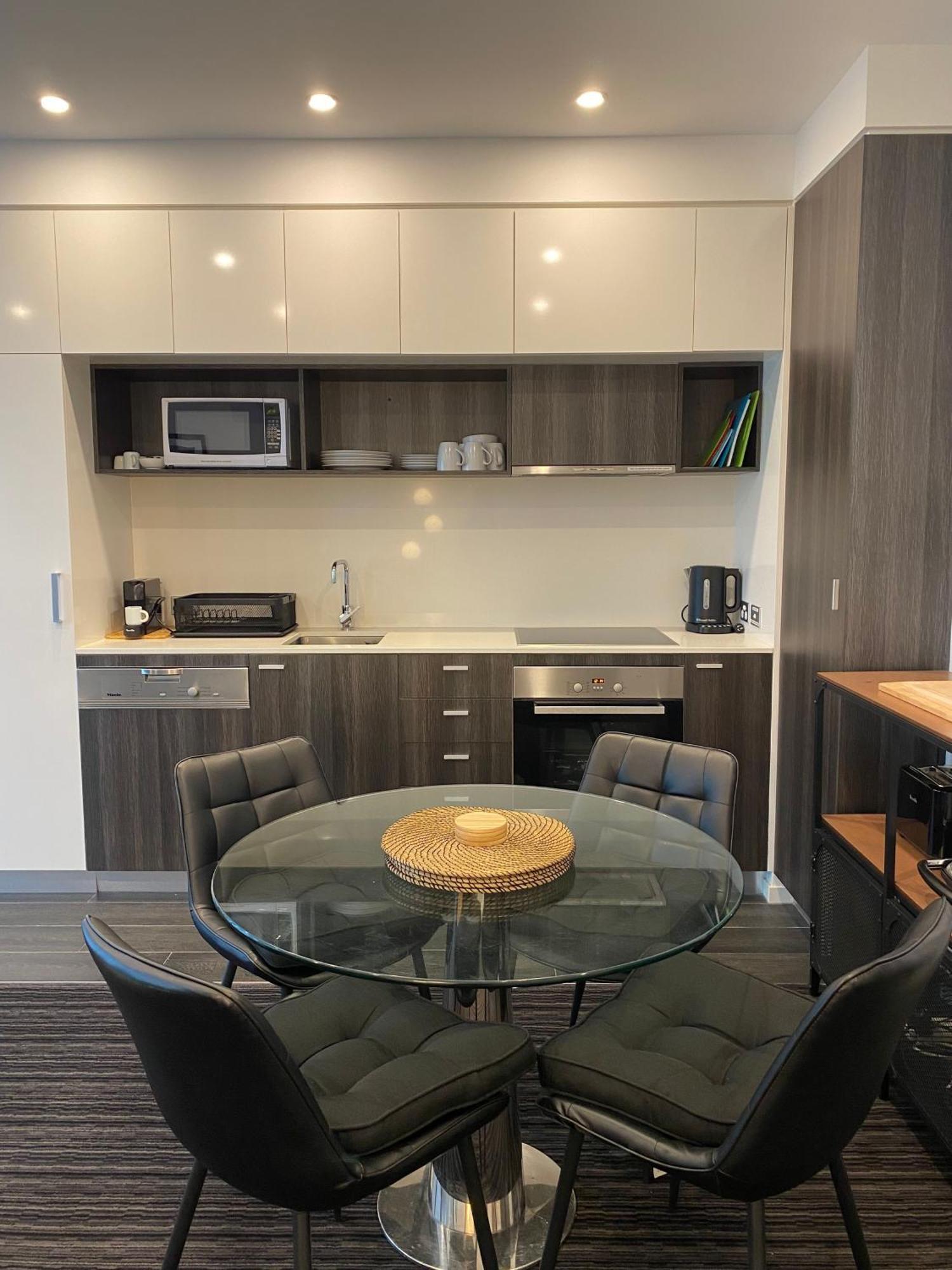 Modern Quiet 1 & 2 Bed Apt Opposite Albert Park 墨尔本 外观 照片
