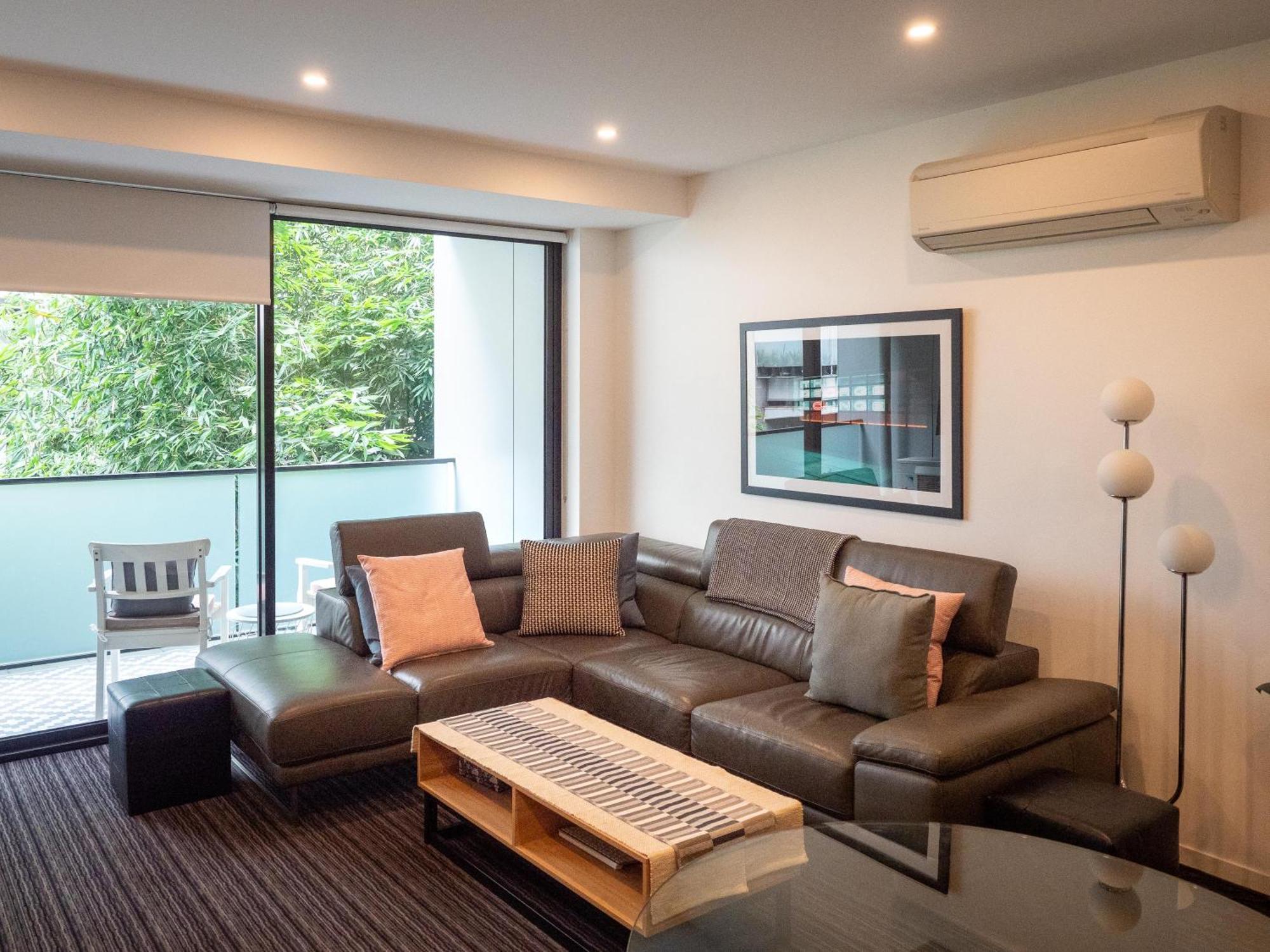 Modern Quiet 1 & 2 Bed Apt Opposite Albert Park 墨尔本 外观 照片