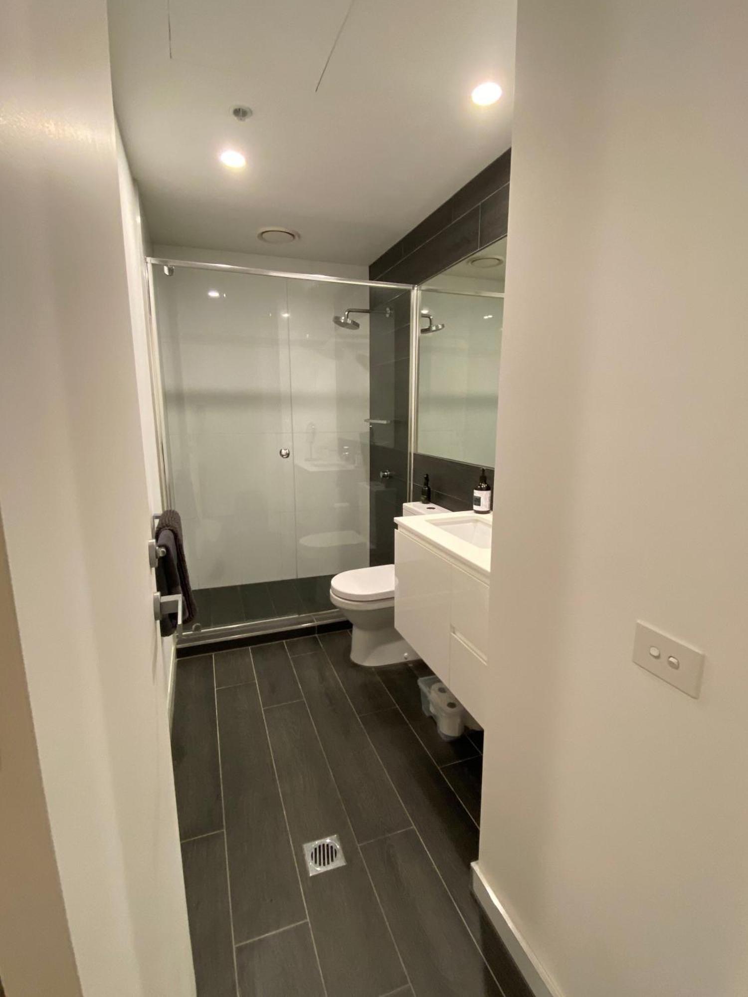 Modern Quiet 1 & 2 Bed Apt Opposite Albert Park 墨尔本 外观 照片