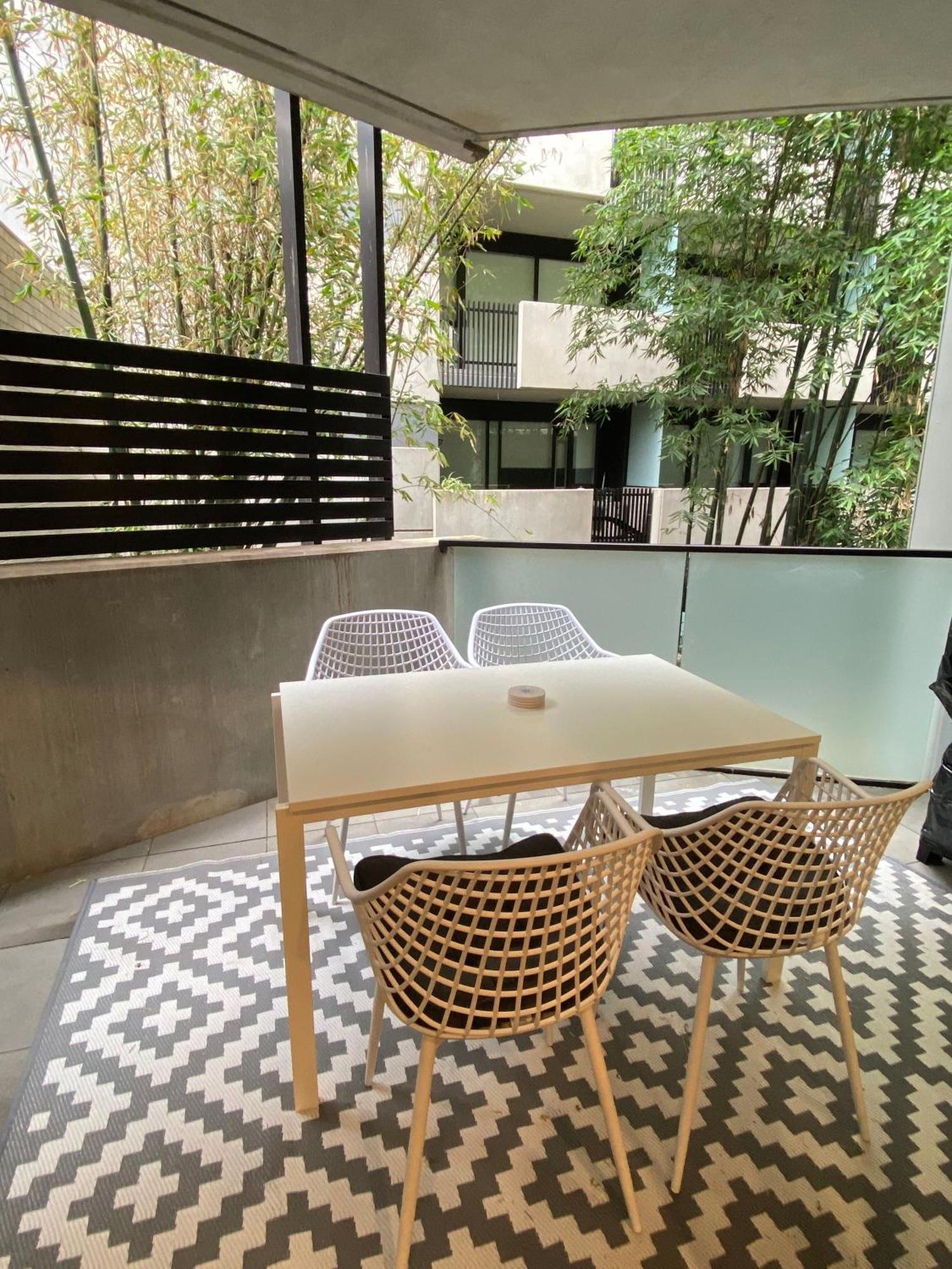 Modern Quiet 1 & 2 Bed Apt Opposite Albert Park 墨尔本 外观 照片