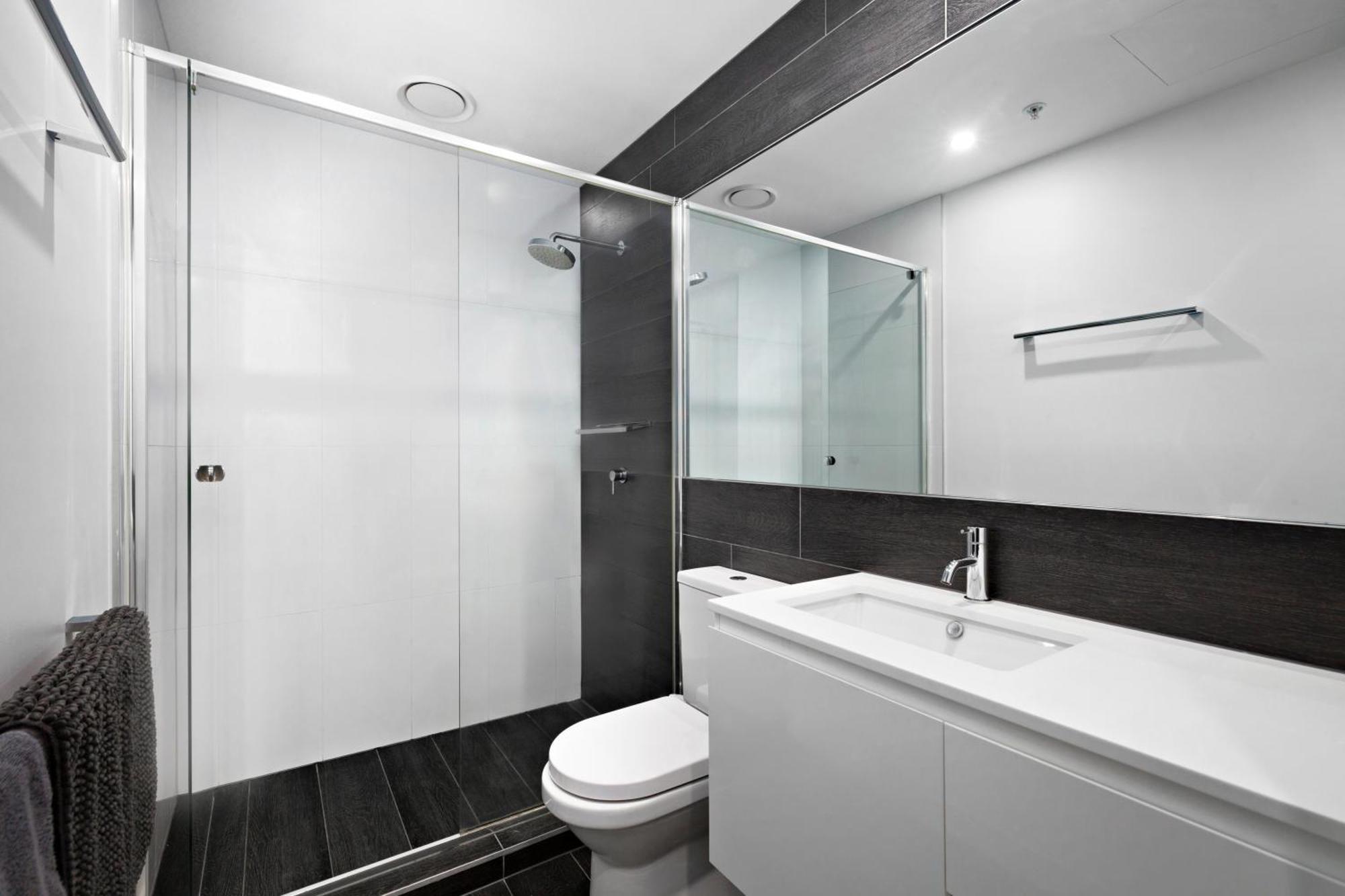 Modern Quiet 1 & 2 Bed Apt Opposite Albert Park 墨尔本 外观 照片
